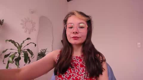 Snapshot of purple_opal chatting on 02.28.26 Vero online from Tuesday to Sunday online show from 02.28.26