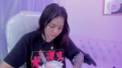 Anna  online show from 02.16.25