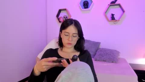 Anna  online show from 10.20.25