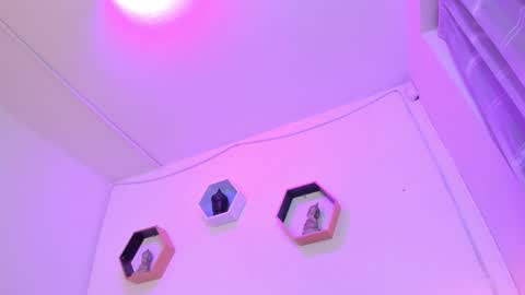 Anna  online show from 11.28.25