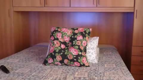 Snapshot of pussy_boom4u chatting on 01.24.25 Mary online show from 01.24.25