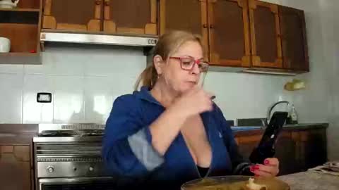 Snapshot of pussy_boom4u chatting on 01.25.25 Mary online show from 01.25.25