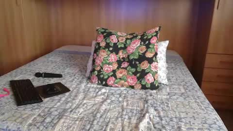 Snapshot of pussy_boom4u chatting on 02.06.25 Mary online show from 02.06.25