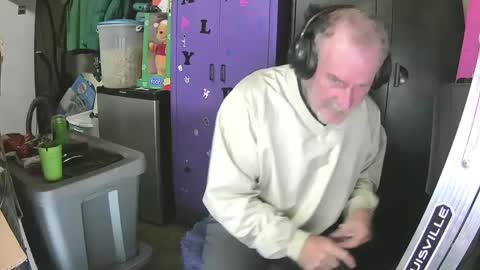 Snapshot of pussy_licker0127 chatting on 12.14.24 Mark online show from 12.14.24