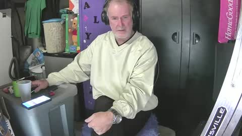 Snapshot of pussy_licker0127 chatting on 12.18.24 Mark online show from 12.18.24