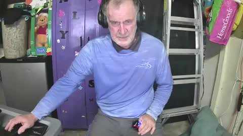 Snapshot of pussy_licker0127 chatting on 12.27.24 Mark online show from 12.27.24