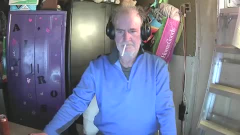 Snapshot of pussy_licker0127 chatting on 02.24.25 Mark online show from 02.24.25