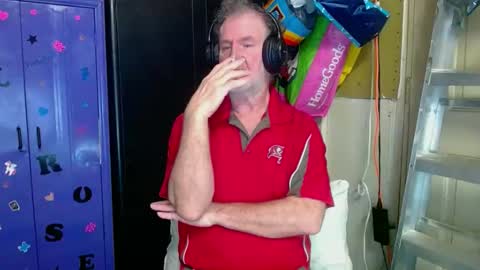 Snapshot of pussy_licker0127 chatting on 03.12.25 Mark online show from 03.12.25