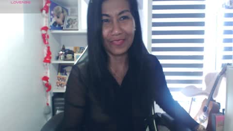 Snapshot of pussycash chatting on 12.18.24 POCCA online show from 12.18.24