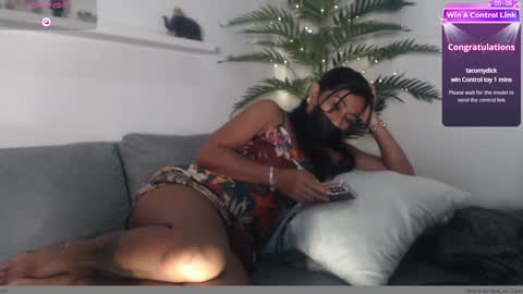 Snapshot of pussycash chatting on 01.09.25 POCCA online show from 01.09.25