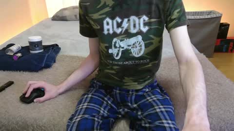 Snapshot of pussylover2182 chatting on 12.24.24 pussylover2182 online show from 12.24.24