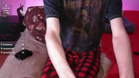 Snapshot of pussylover2182 chatting on 01.14.25 pussylover2182 online show from 01.14.25