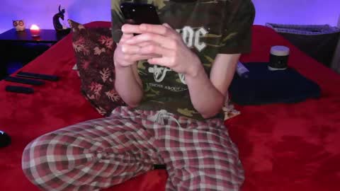 Snapshot of pussylover2182 chatting on 03.01.25 pussylover2182 online show from 03.01.25