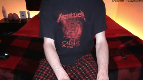 Snapshot of pussylover2182 chatting on 09.17.25 pussylover2182 online show from 09.17.25