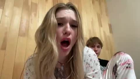 Snapshot of pussymoneywet chatting on 09.23.25 Lina online show from 09.23.25