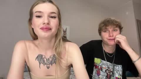 Snapshot of pussymoneywet chatting on 10.02.25 Lina online show from 10.02.25