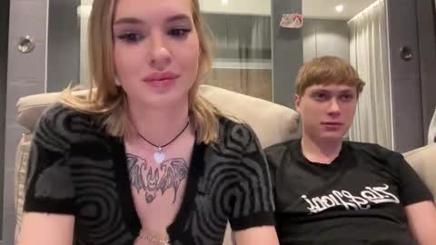 Snapshot of pussymoneywet chatting on 10.09.25 Lina online show from 10.09.25