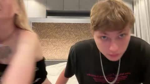 Snapshot of pussymoneywet chatting on 10.11.25 Lina online show from 10.11.25