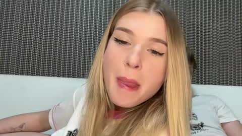 Snapshot of pussymoneywet chatting on 10.21.25 Lina online show from 10.21.25