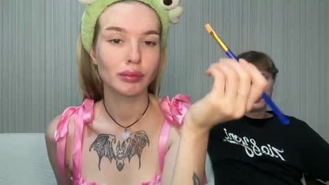 Snapshot of pussymoneywet chatting on 11.02.25 Lina online show from 11.02.25