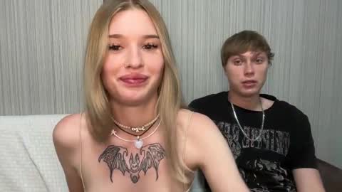 Snapshot of pussymoneywet chatting on 11.16.25 Lina online show from 11.16.25