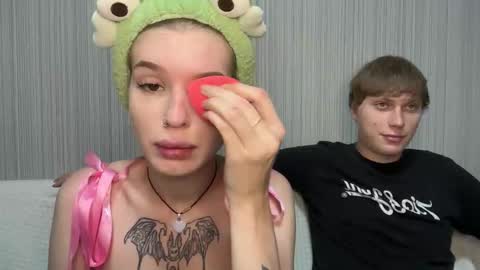 Snapshot of pussymoneywet chatting on 11.24.25 Lina online show from 11.24.25