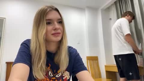 Snapshot of pussymoneywet chatting on 12.02.25 Lina online show from 12.02.25