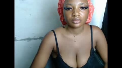 Snapshot of pussyxwetx chatting on 07.02.26 pussyxwetx online show from 07.02.26