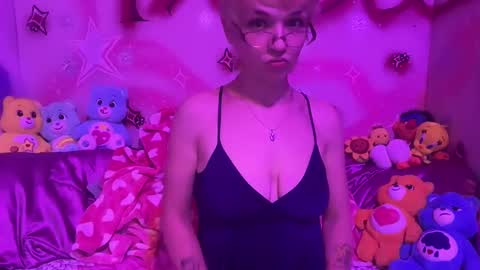 pvnkpixie online show from 09.17.25