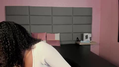 Snapshot of qeen_black2 chatting on 11.30.25 Keyla Queen Black online show from 11.30.25