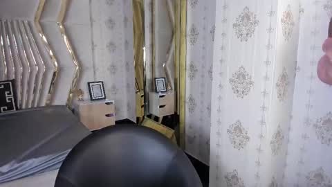 Snapshot of qeen_black2 chatting on 12.01.25 Keyla Queen Black online show from 12.01.25