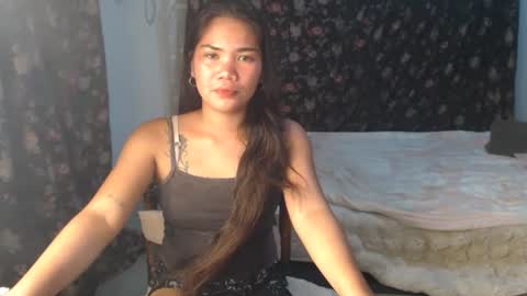 qeeun_genalyn online show from 08.08.26