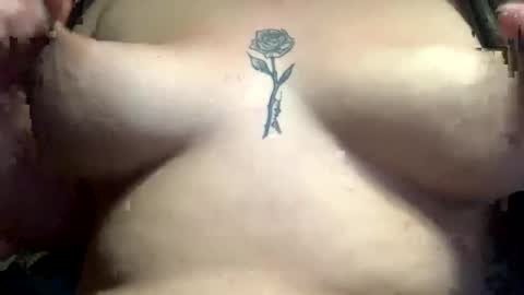 Snapshot of queeeendeepthrot chatting on 02.01.26 Bigtitanalslut online show from 02.01.26