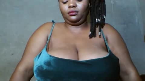 Snapshot of queen2302 chatting on 04.06.26 queen2302 online show from 04.06.26