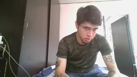 Snapshot of queen42099 chatting on 01.13.25 leiton online show from 01.13.25