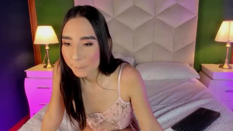 Queen Violet online show from 02.18.25