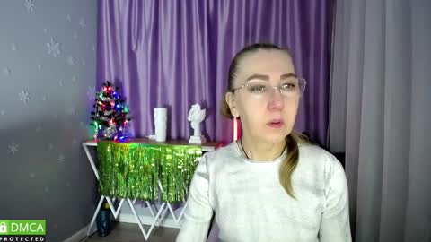 Snapshot of queen_a_n_i chatting on 01.14.25 A N I Ill be here on December 1st online show from 01.14.25