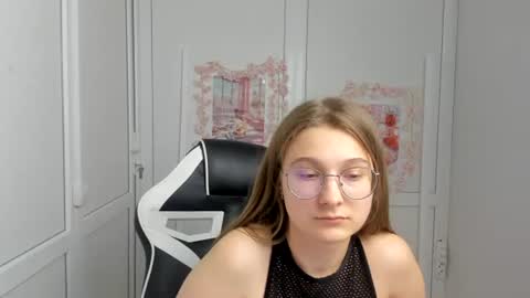 Amelie online show from 06.18.26