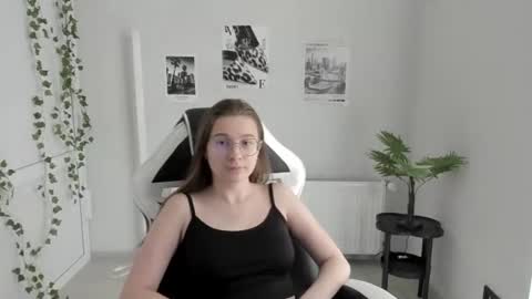 Amelie online show from 06.20.26