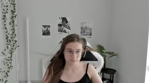 Amelie online show from 06.23.26