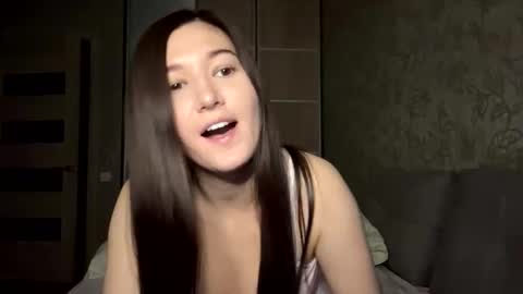Snapshot of queen_chatur chatting on 04.25.26 Viktoria online show from 04.25.26