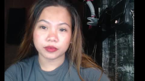 Snapshot of queen_fucker23 chatting on 12.17.25 Angel online show from 12.17.25