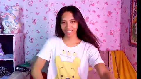 Snapshot of queen_gia chatting on 06.27.26 queen_gia online show from 06.27.26