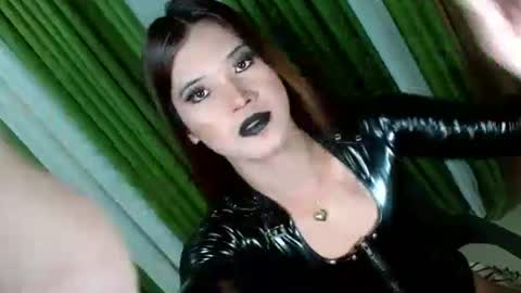 Snapshot of queen_kendalx19 chatting on 09.10.25 Kendal online here from 6am-3pm philippine time online show from 09.10.25