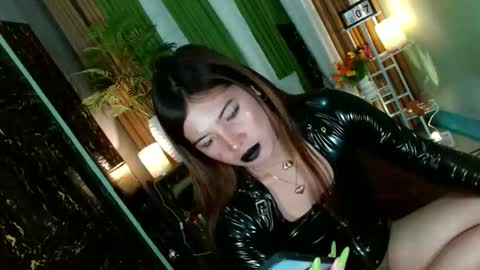 Snapshot of queen_kendalx19 chatting on 10.07.25 Kendal online here from 6am-3pm philippine time online show from 10.07.25
