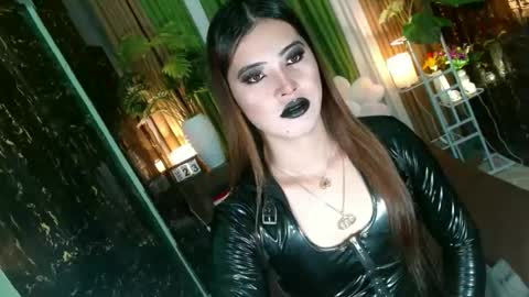 Snapshot of queen_kendalx19 chatting on 12.23.25 Kendal online here from 6am-3pm philippine time online show from 12.23.25