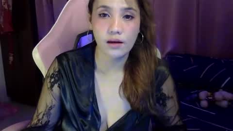 Snapshot of queen_kur chatting on 12.02.24 QueenHennessy online show from 12.02.24