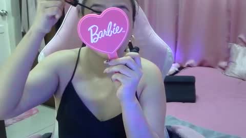 Snapshot of queen_kur chatting on 02.13.25 QueenHennessy online show from 02.13.25