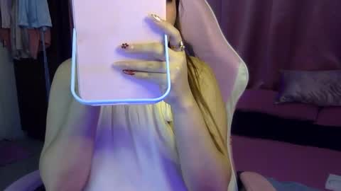 Snapshot of queen_kur chatting on 02.23.25 QueenHennessy online show from 02.23.25