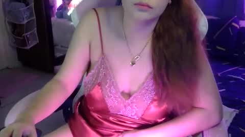 Snapshot of queen_kur chatting on 10.12.25 QueenHennessy online show from 10.12.25